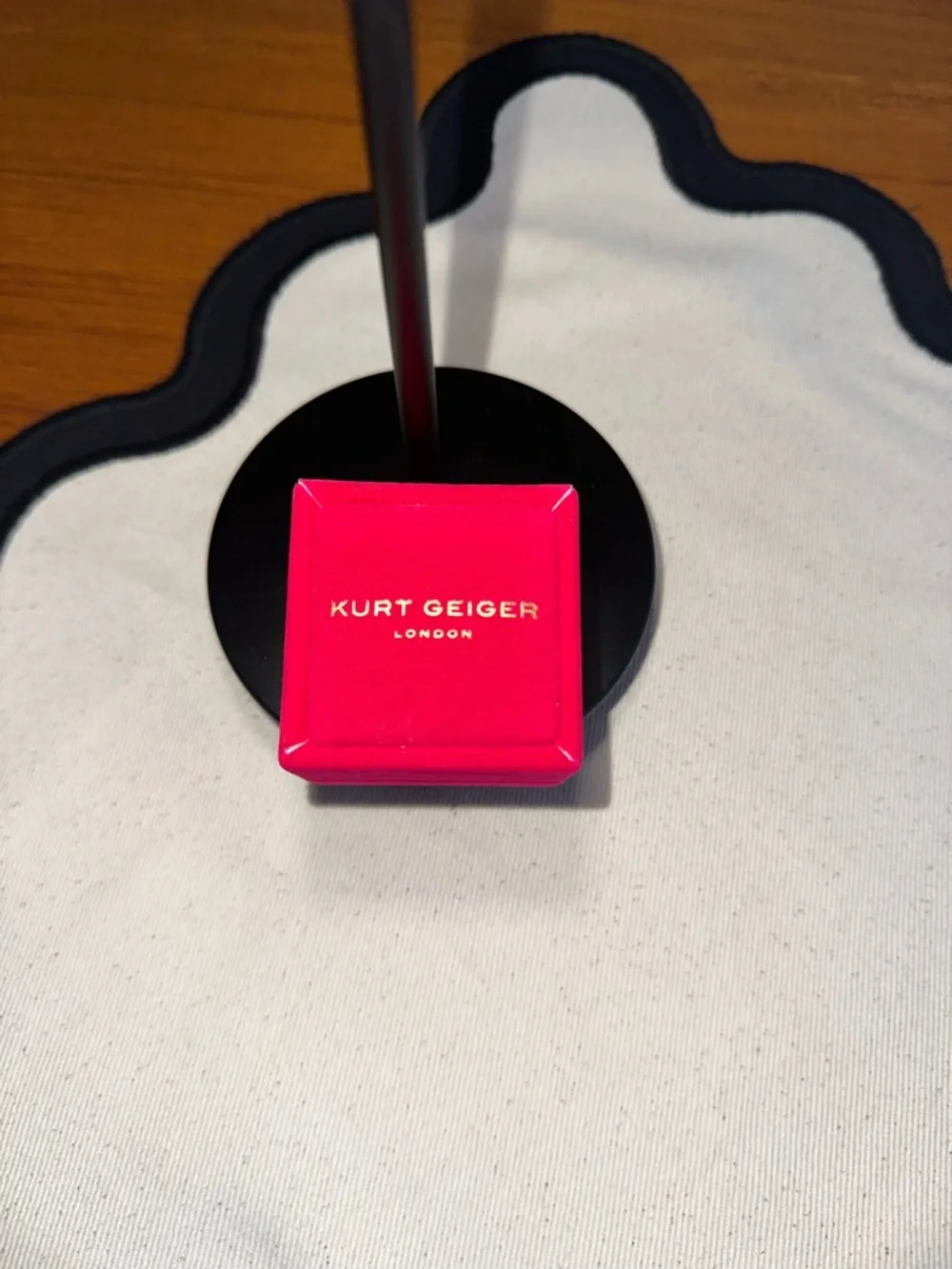 ✨ Kurt Geiger London Crystal Heart Cocktail Ring – Ombre Halo | Like New w/ Box - Picture 6 of 9